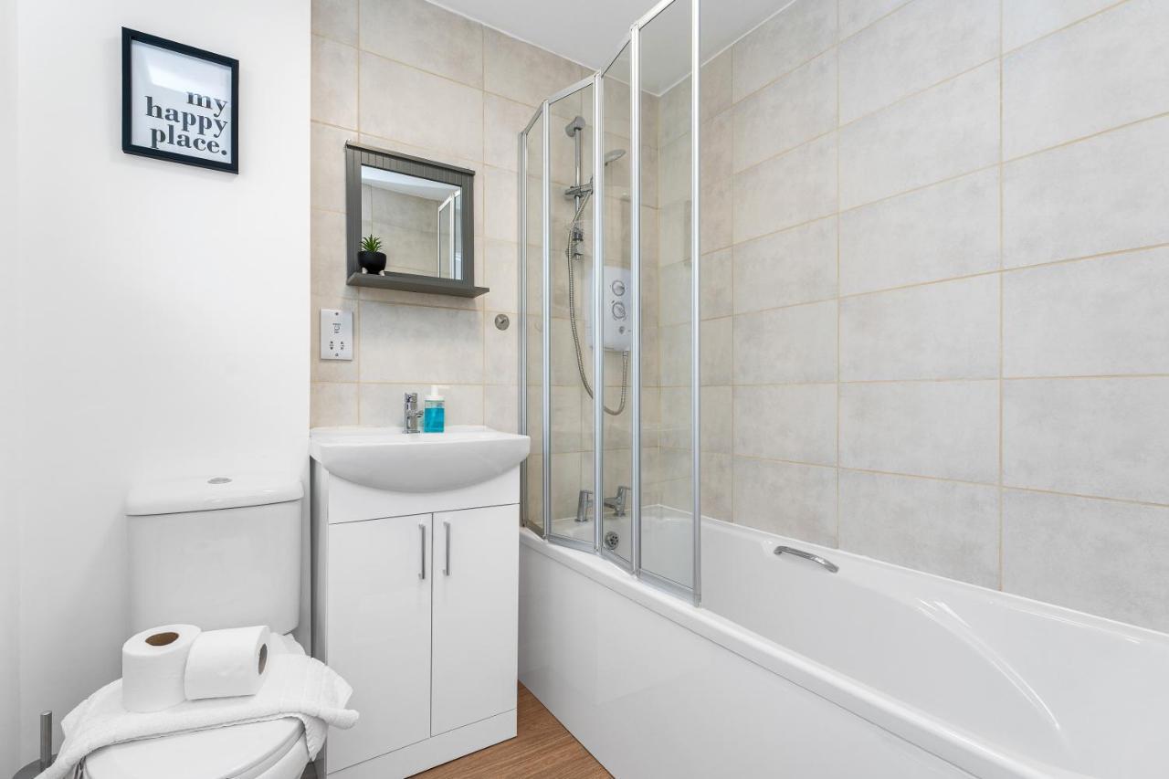 Holiday home Cheerful - - 4 Bedroom 3 Bath Livingston