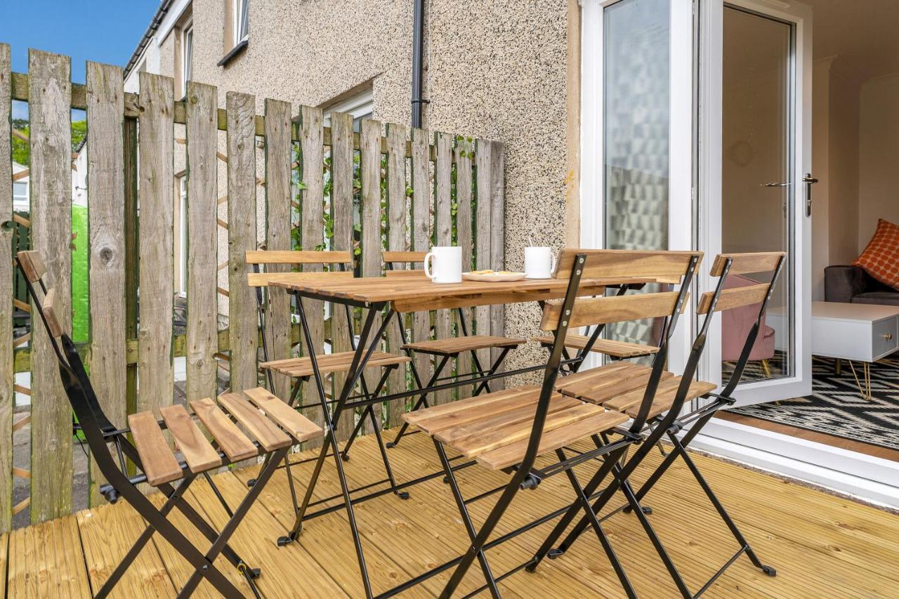 Cheerful - - 4 Bedroom 3 Bath