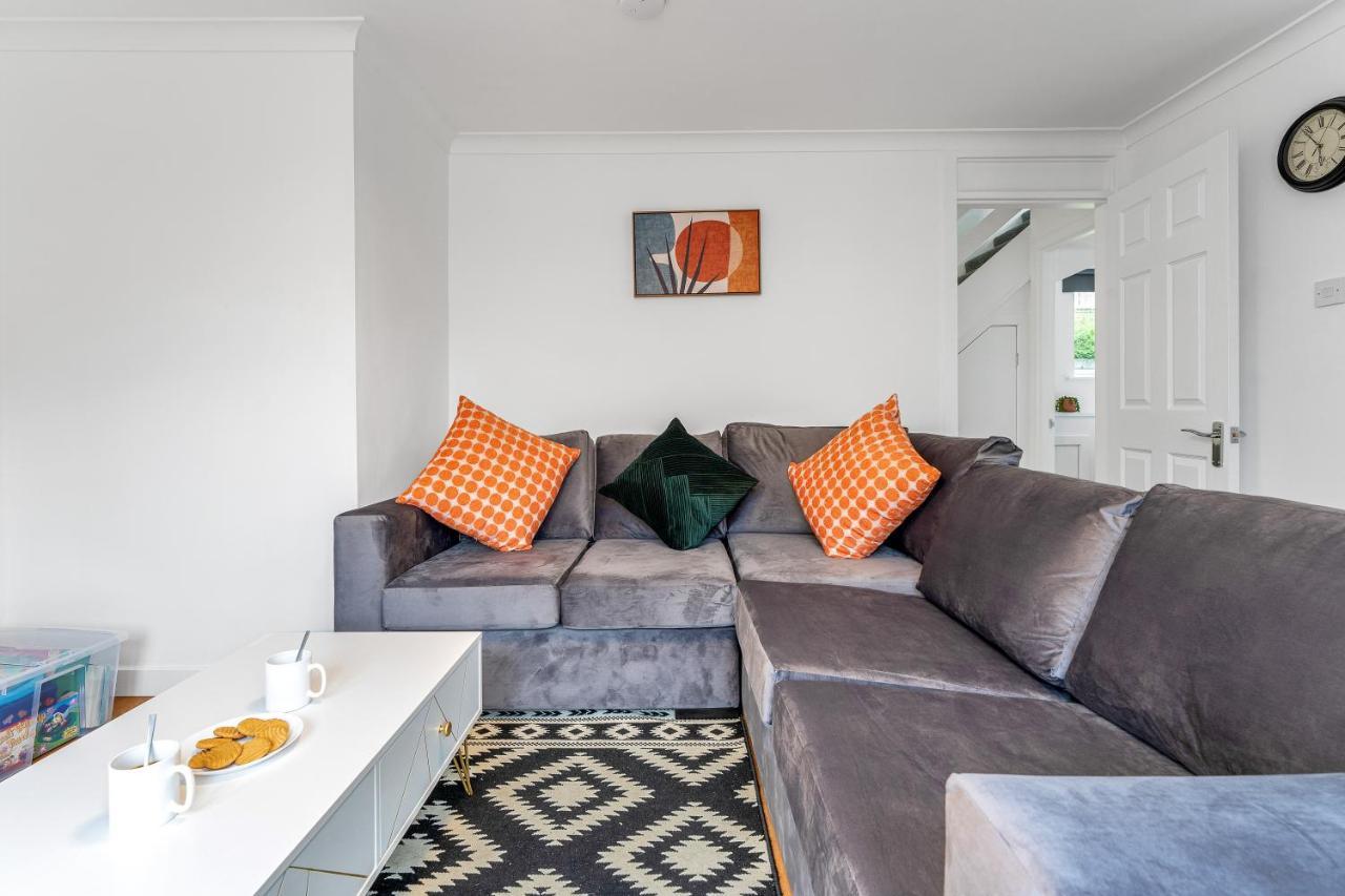 Cheerful - - 4 Bedroom 3 Bath * Livingston
