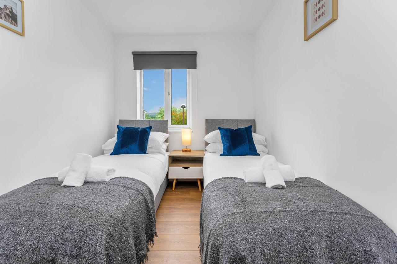 Holiday home Cheerful - - 4 Bedroom 3 Bath Livingston