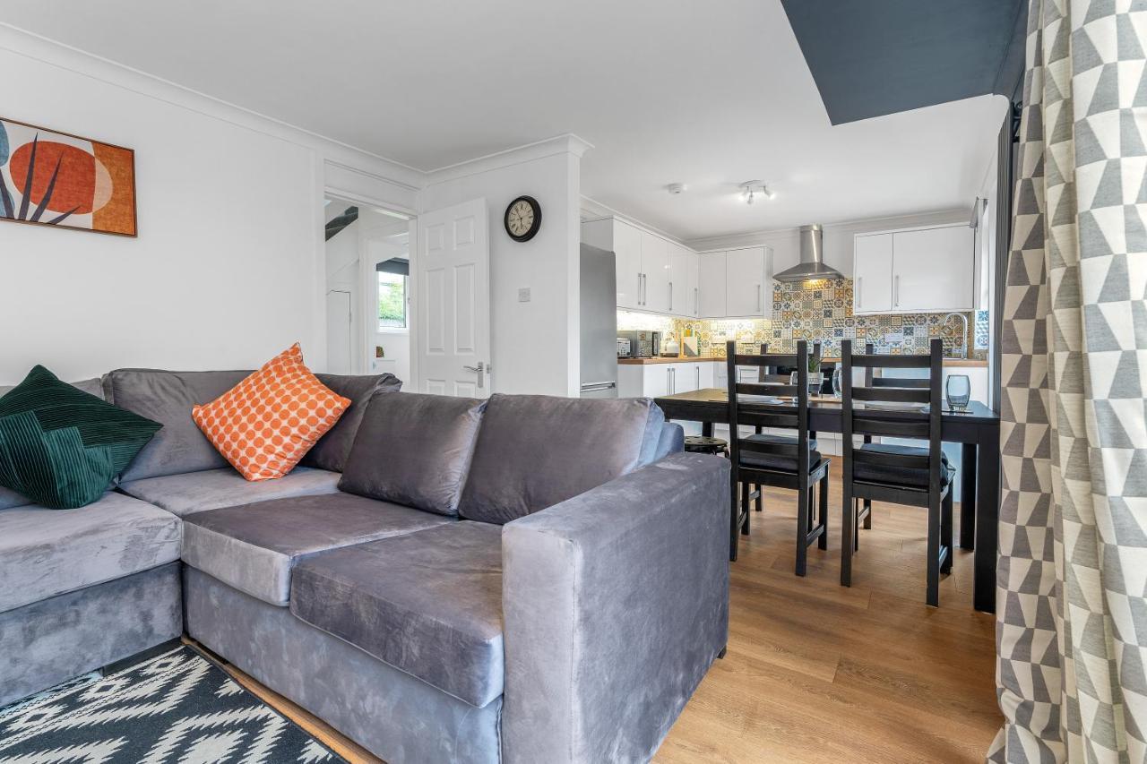 Holiday home Cheerful - - 4 Bedroom 3 Bath Livingston