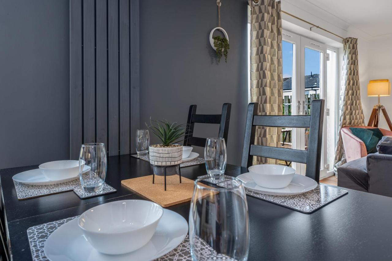 Cheerful - - 4 Bedroom 3 Bath Livingston