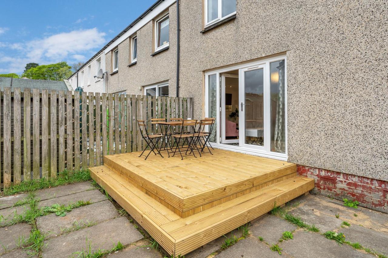 Cheerful - - 4 Bedroom 3 Bath Holiday home Livingston