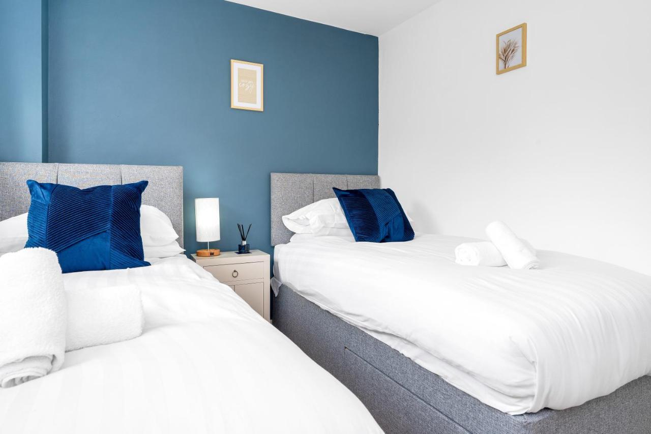 Holiday home Cheerful - - 4 Bedroom 3 Bath