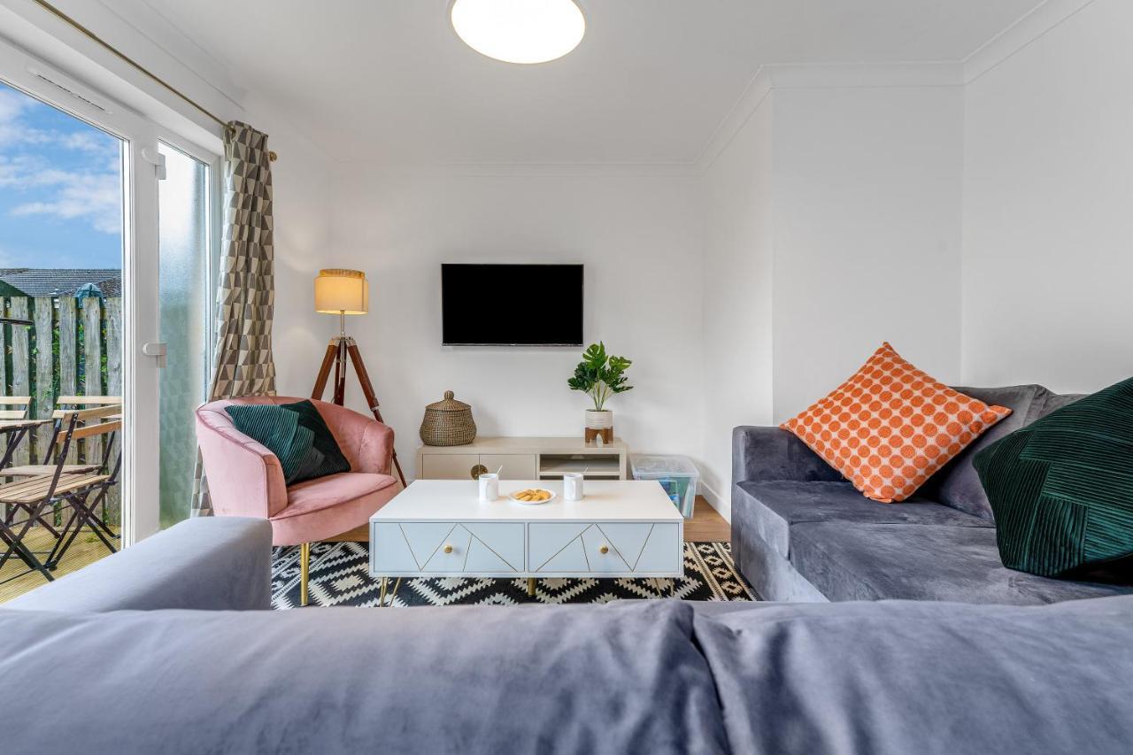 Holiday home Cheerful - - 4 Bedroom 3 Bath