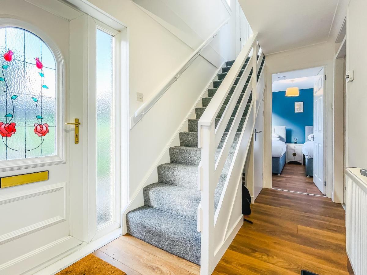 Cheerful - - 4 Bedroom 3 Bath